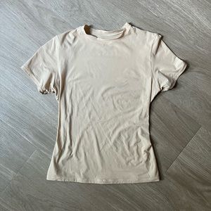 Skims fits everybody top in bone